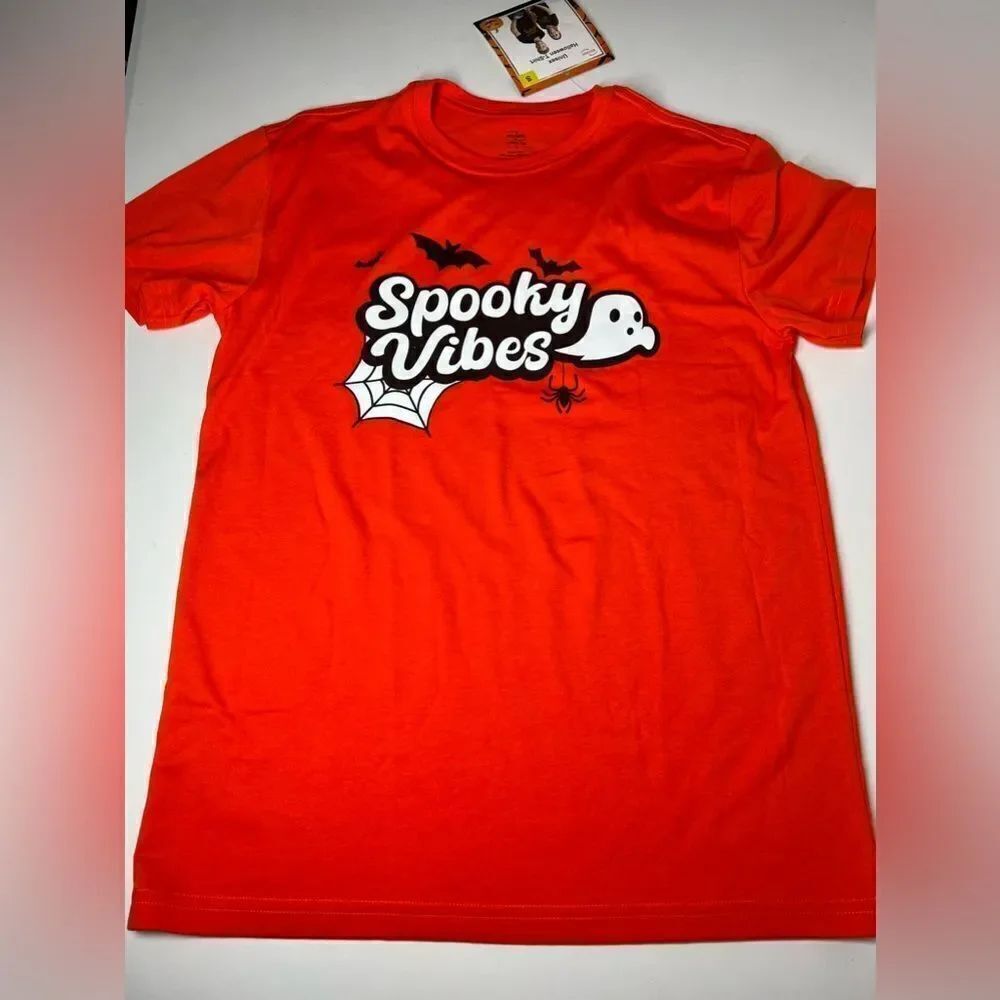 NWT Halloween T-shirt Spooky VibesβOrange Unisex SizeβS